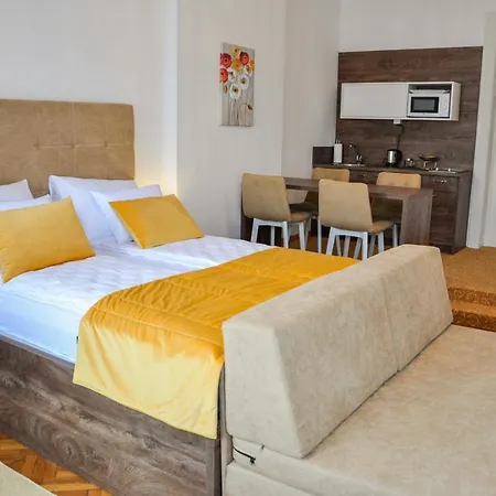 Maroon Free Parking Appartement