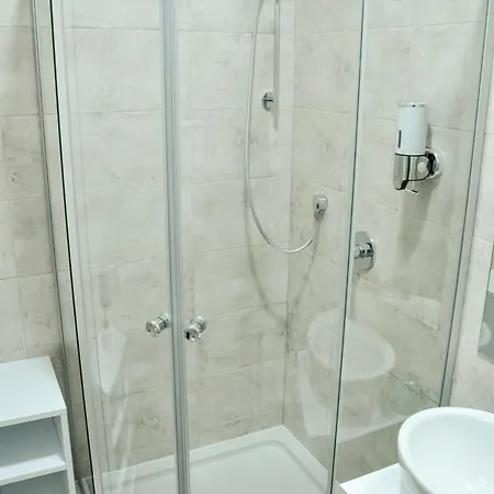 Apartament Maroon Free Parking