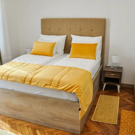 Maroon Free Parking *