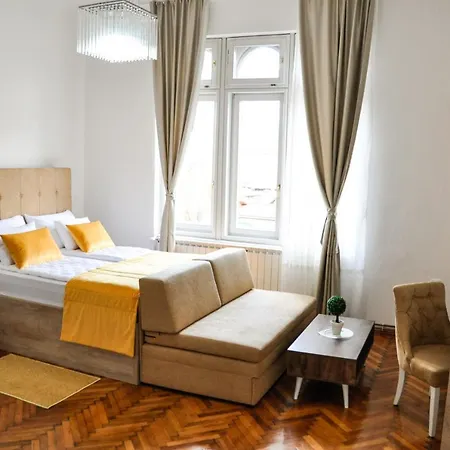 Maroon Free Parking * Sarajevo