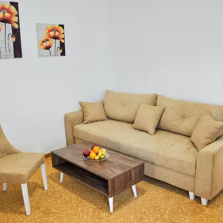 Maroon Free Parking Appartement