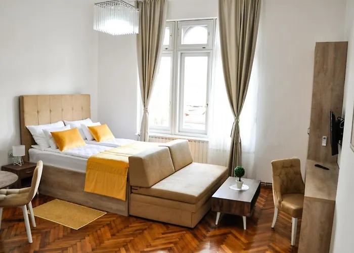 Maroon Free Parking * Sarajevo